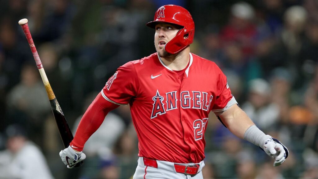 Angels to put Mike Trout on IL with bone bruise in knee