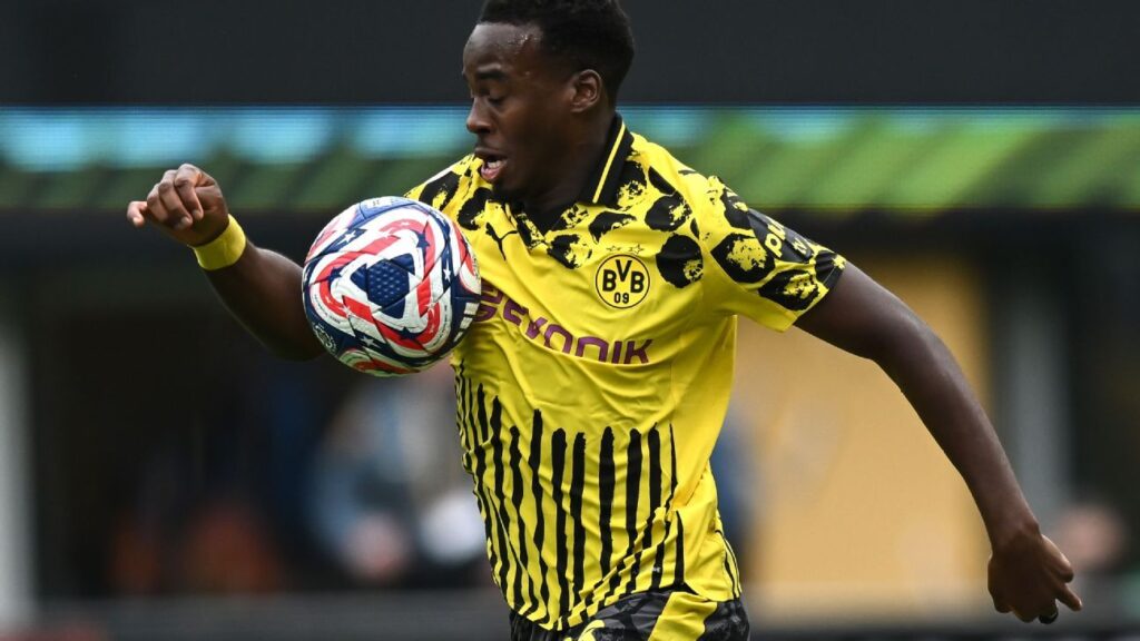 Chelsea transfers: Jamie Gittens deal agreed from Dortmund - sources