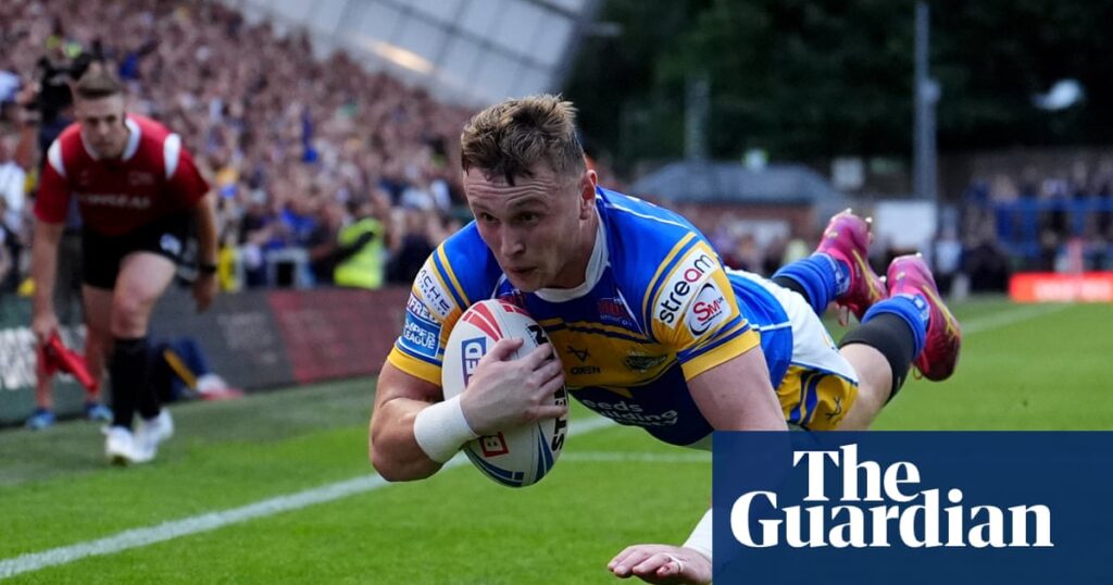 Jake Connor shines as Leeds sweep Leigh aside to keep title charge building | Super League