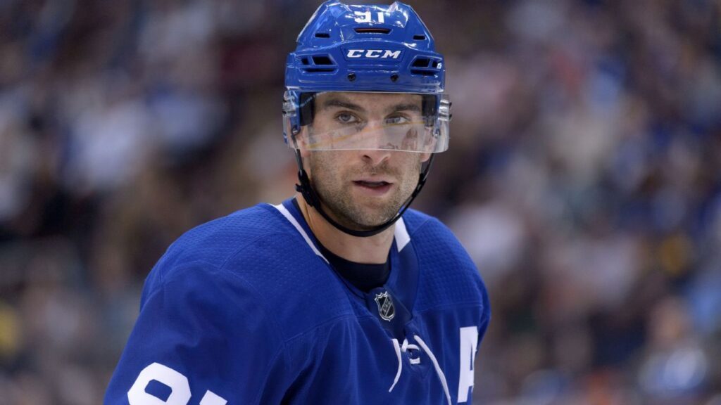 John Tavares 'thrilled' to land 4-year extension with Maple Leafs