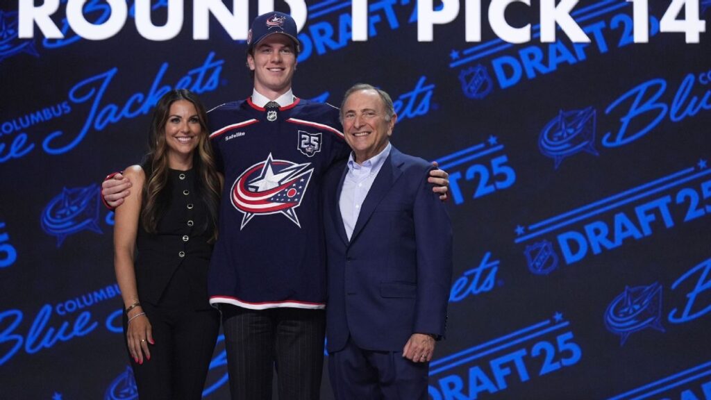 Meredith Gaudreau announces Blue Jackets' picks at NHL draft