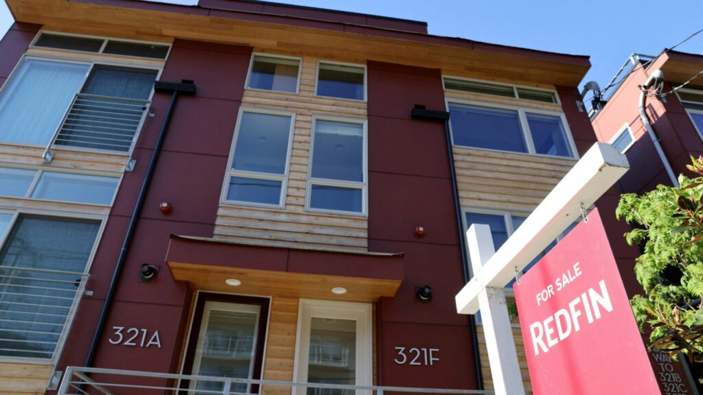Mortgage rates fall to 6.84%: Freddie Mac
