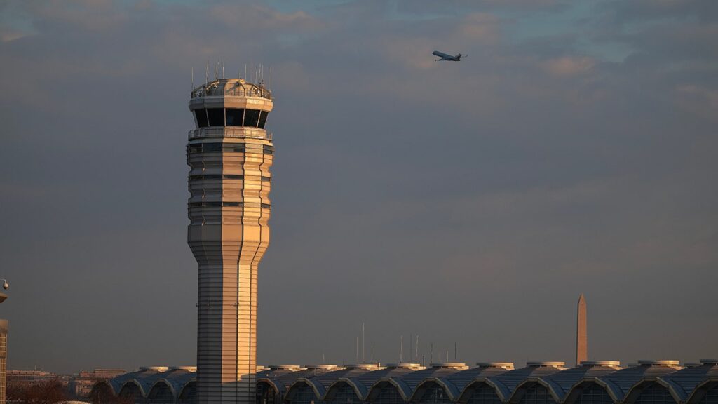 Reagan Airport air traffic controllers working 6-day weeks amid staff crisis
