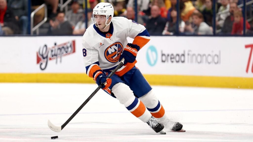 Source - Montreal deals first-rounders for Islanders' Noah Dobson