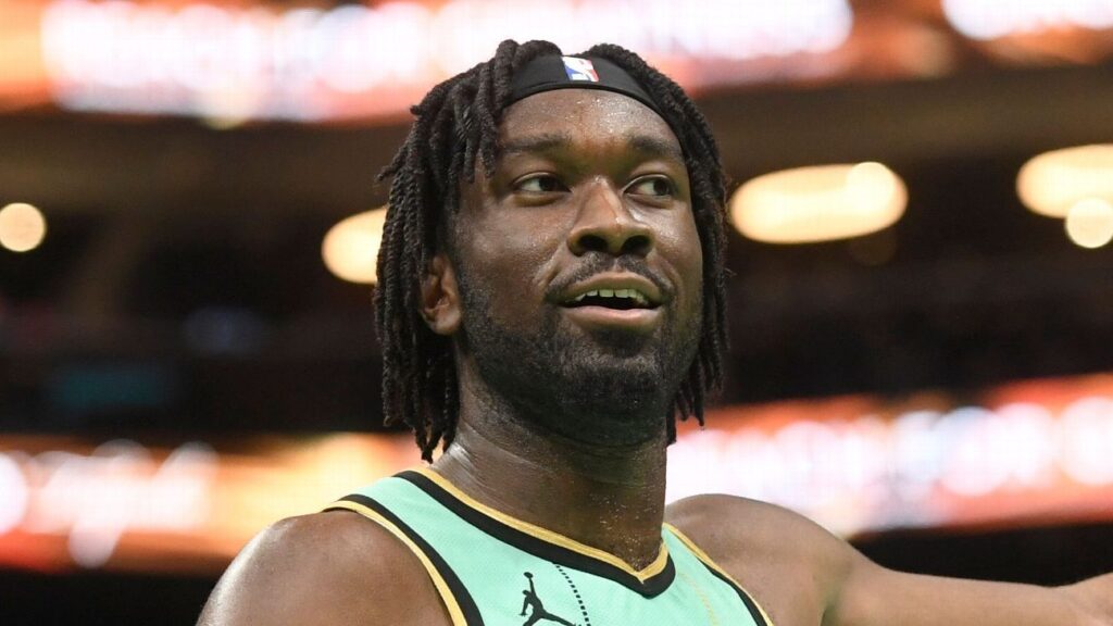 Sources: Suns acquire Mark Williams, draft Khaman Maluach