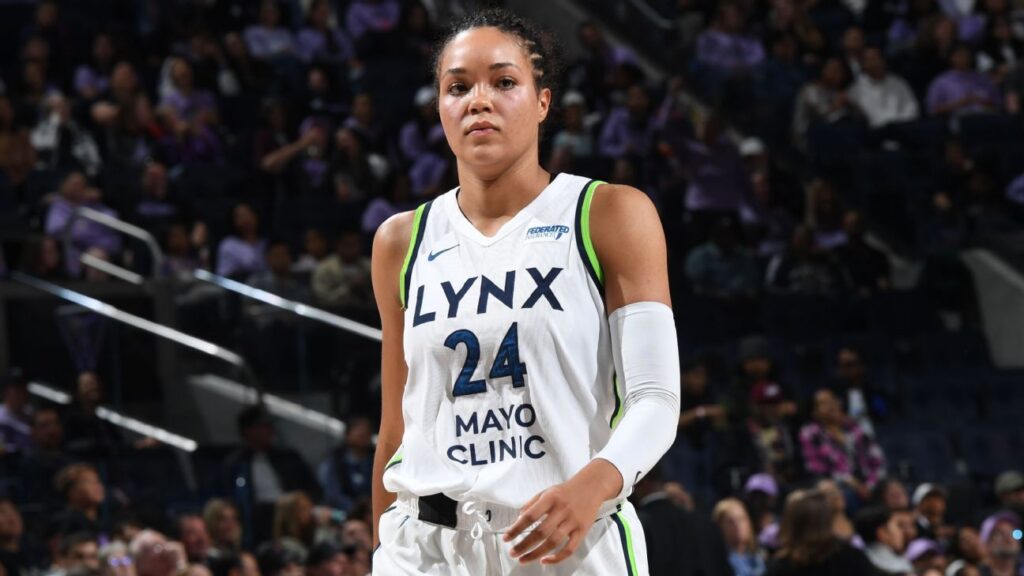 Tracking WNBA MVP race, awards: Who are the front-runners?