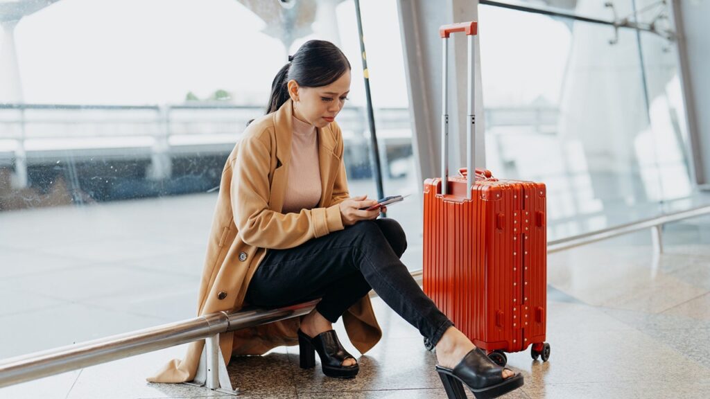 Woman refuses to cancel Europe trip for boyfriend's 'dying' mother and internet has her back