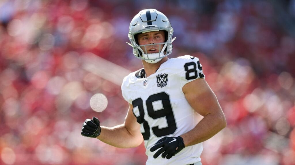 Execs, coaches, scouts rank NFL's top 10 tight ends for 2025