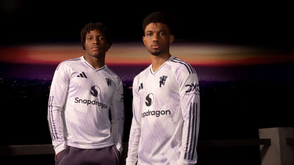 Man United carry again ‘snowflake’ away package for 2025-26 Man United bring back 'snowflake' away kit for 2025-26