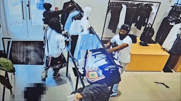 Masked thieves steal $20,000 in merchandise from DC luxurious attire retailer Masked thieves steal $20,000 in merchandise from DC luxury apparel store