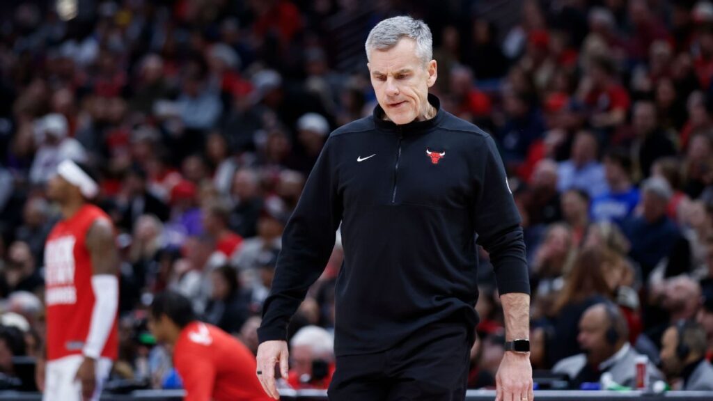 Sources – Bulls, Billy Donovan comply with multiyear extension Sources - Bulls, Billy Donovan agree to multiyear extension