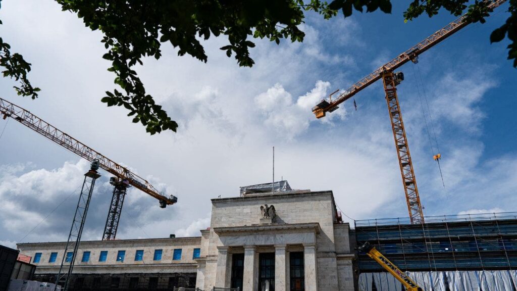 White Home official to examine Fed’s $2.5B renovation website this week White House official to inspect Fed's $2.5B renovation site this week