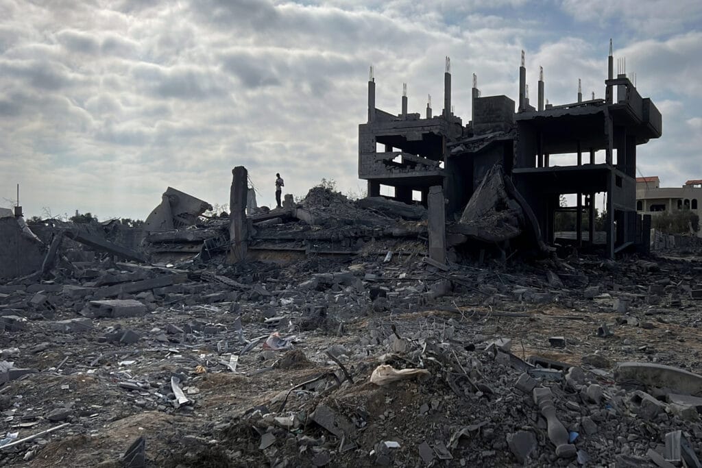 "أخلوا فورا قبل القصف".. ‏⁧الجيش الإسرائيلي يوجه إنذارا عاجلا إلى سكان منطقة محددة في مدينة غزة