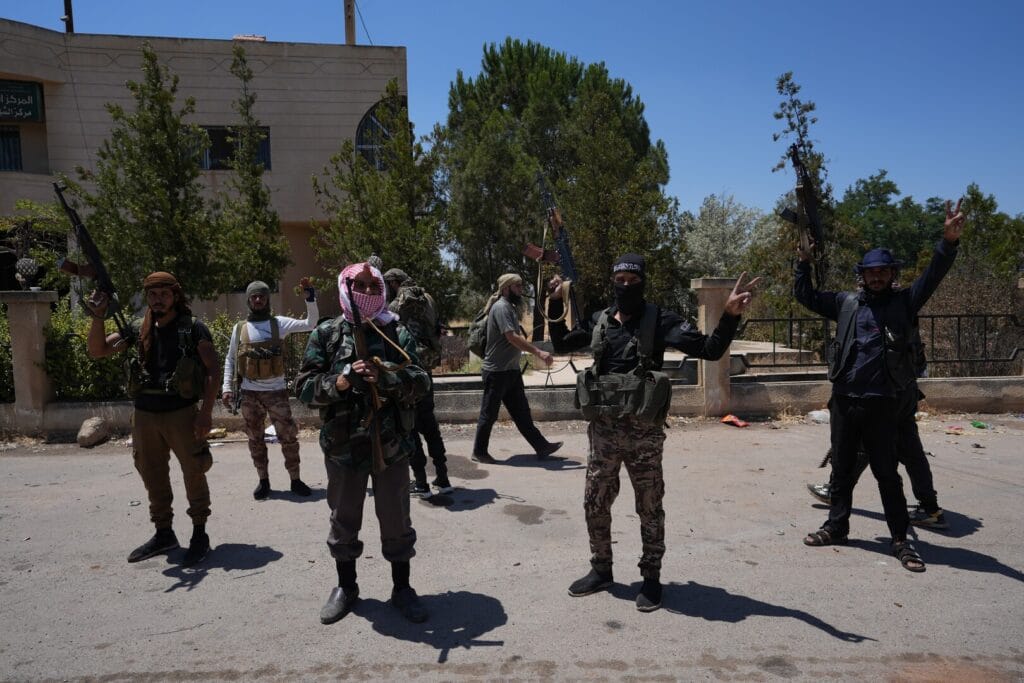 وزير الإعلام السوري: الشيخ حكمت الهجري تبنى خطابا يستدعي التدخل الخارجي وزير الإعلام السوري: الشيخ حكمت الهجري تبنى خطابا يستدعي التدخل الخارجي