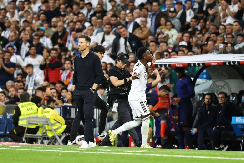 Former Barcelona ahead blasts Vinicius Jr, claiming Actual Madrid star is ‘insufferable’ Former Barcelona forward blasts Vinicius Jr, claiming Real Madrid star is 'unbearable'