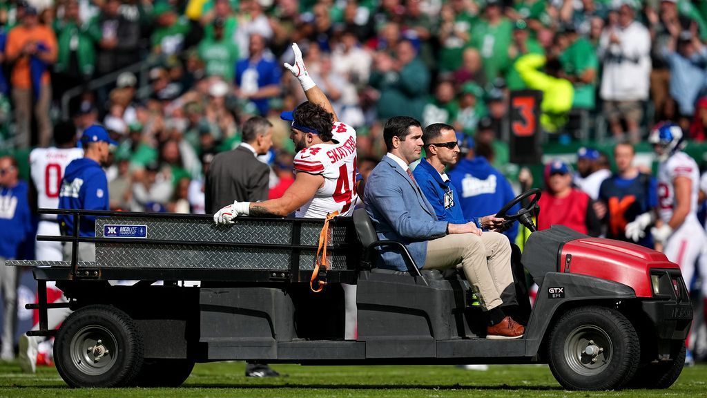 Giants RB Cam Skattebo carted off with severe ankle harm Giants RB Cam Skattebo carted off with serious ankle injury