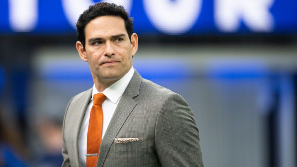 Mark Sanchez out as Fox Sports activities analyst following Oct. arrest Mark Sanchez's trial date set for Dec. 11 over fight with driver