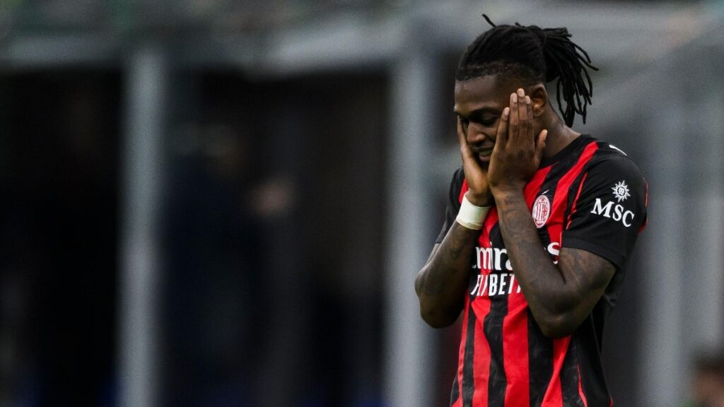 Milan shocked after comeback by bottom-side Pisa in 2-2 draw Milan stunned after comeback by bottom-side Pisa in 2-2 draw