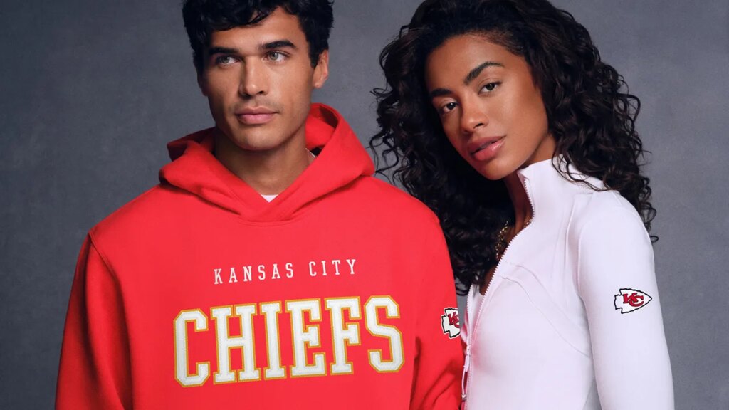 NFL and lululemon collaborate to launch elevate attire for all 32 groups NFL and lululemon collaborate to launch elevate apparel for all 32 teams