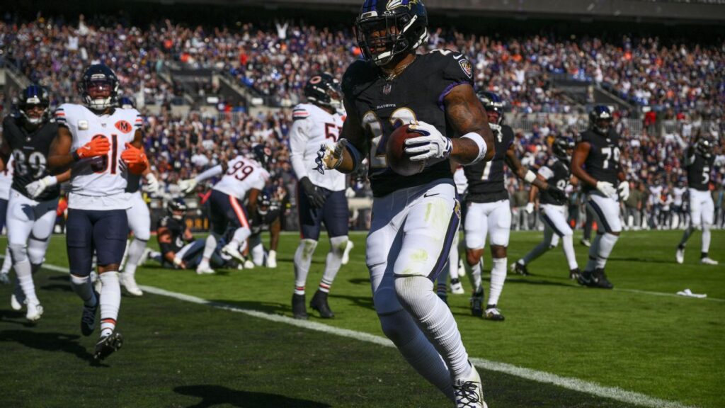 Ravens’ Henry passes Payton for fifth all-time in speeding TDs Ravens' Henry passes Payton for 5th all-time in rushing TDs