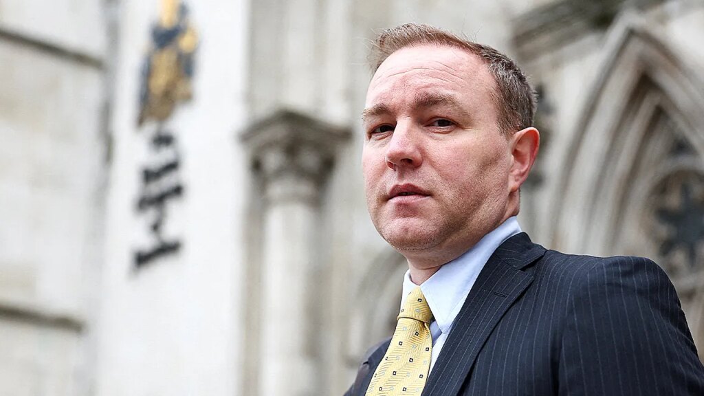 Tom Hayes sues UBS for $400M, alleges scapegoating in Libor scandal Tom Hayes sues UBS for $400M, alleges scapegoating in Libor scandal