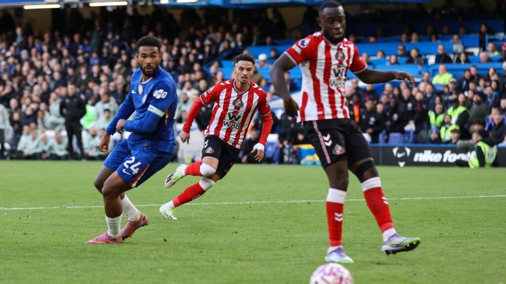 VAR review: Was Sunderland's goal vs. Chelsea offside? Did Gakpo deserve a penalty?