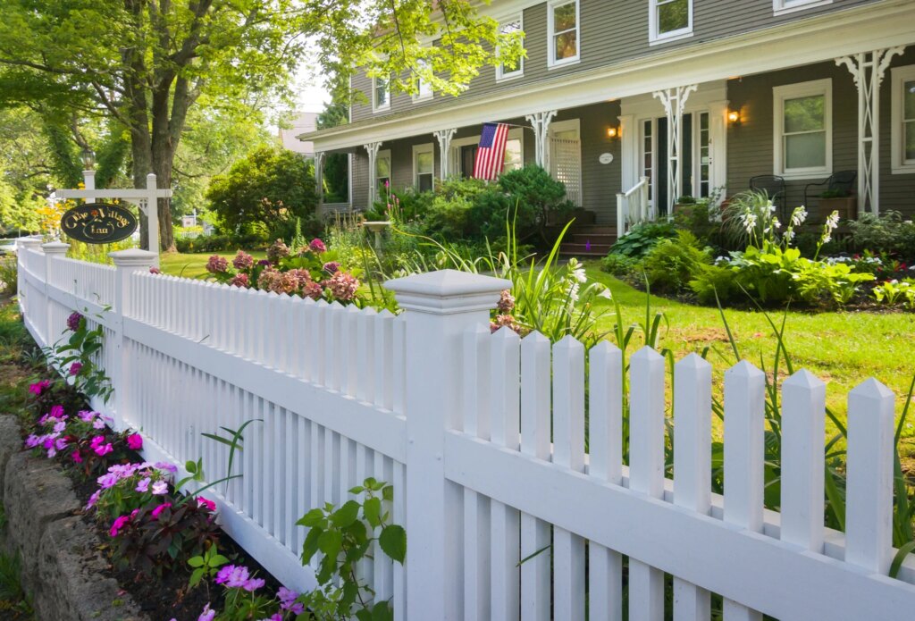 As The Fed Cuts Rates, I Am Bargain Hunting These Magnificent +13% Yields