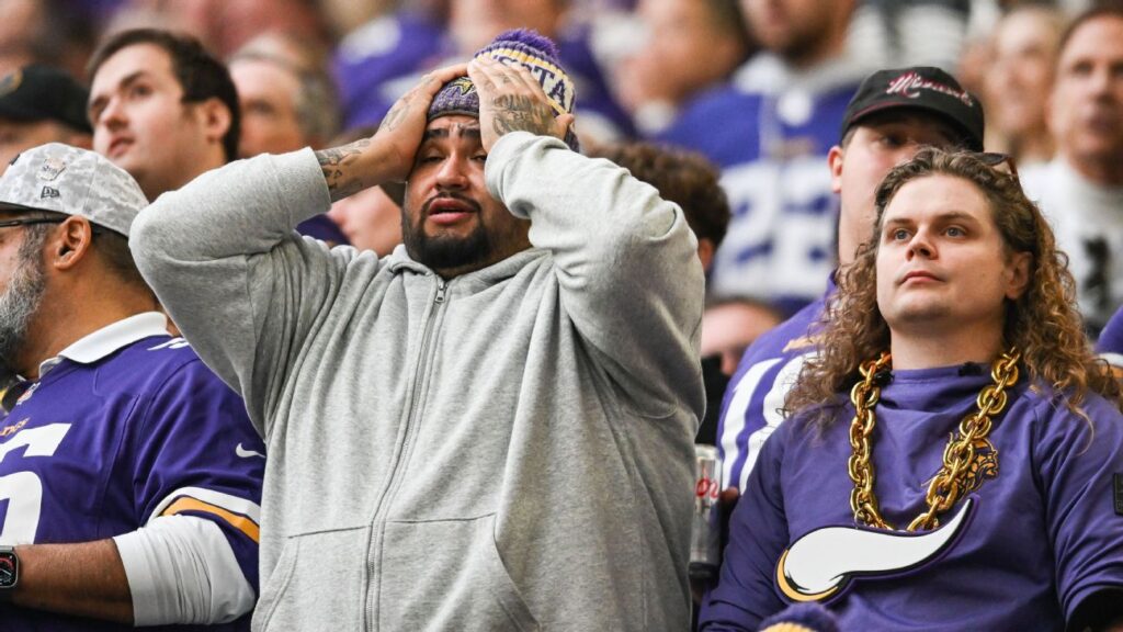 At house, Vikings commit 8 false begin penalties vs. Ravens At home, Vikings commit 8 false start penalties vs. Ravens