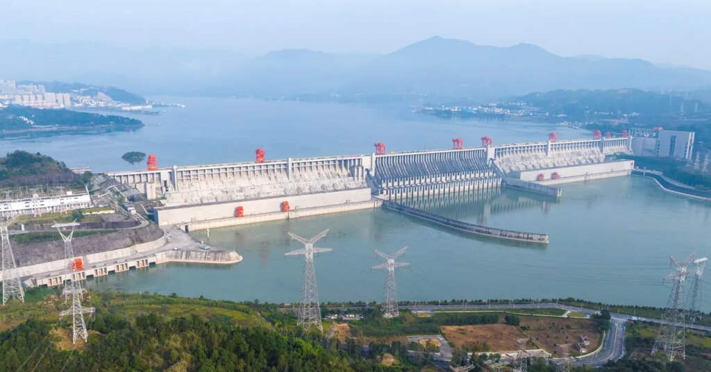 Can a Hydroelectric Dam Actually Make the Days Longer? Can a Hydroelectric Dam Really Make the Days Longer?