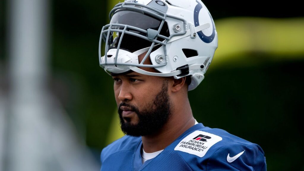 Colts DT DeForest Buckner headed to IR with neck harm Colts DT DeForest Buckner headed to IR with neck injury