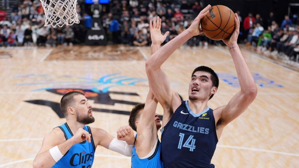 Fantasy basketball pickups: Zach Edey, Ajay Mitchell lead the way