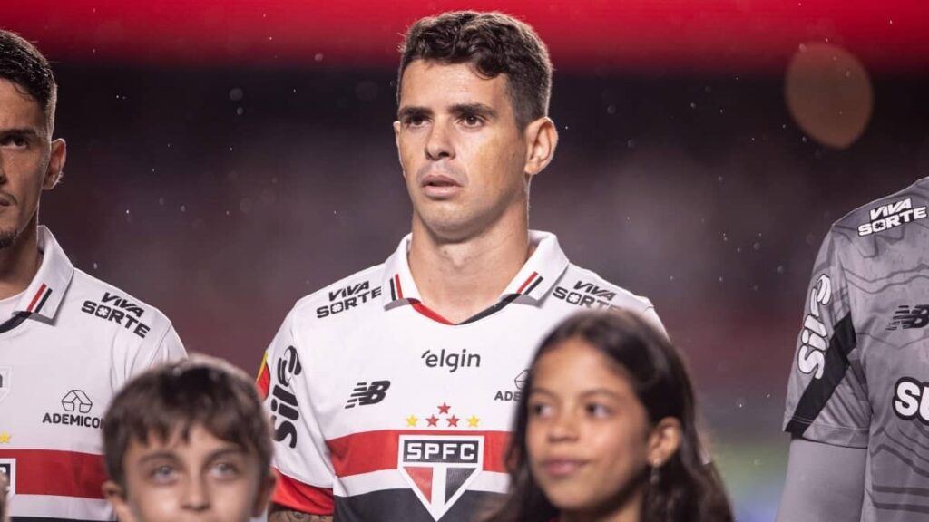 Former Chelsea midfielder Oscar hospitalised with heart issue