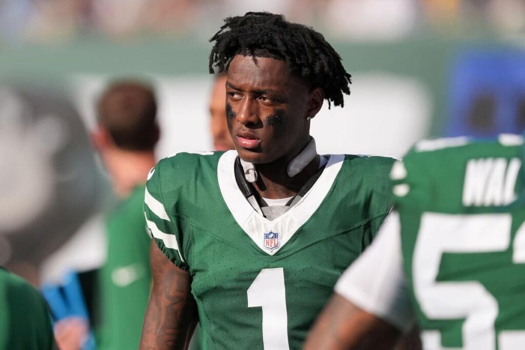 Indianapolis Colts sign Sauce Gardner in surprise trade