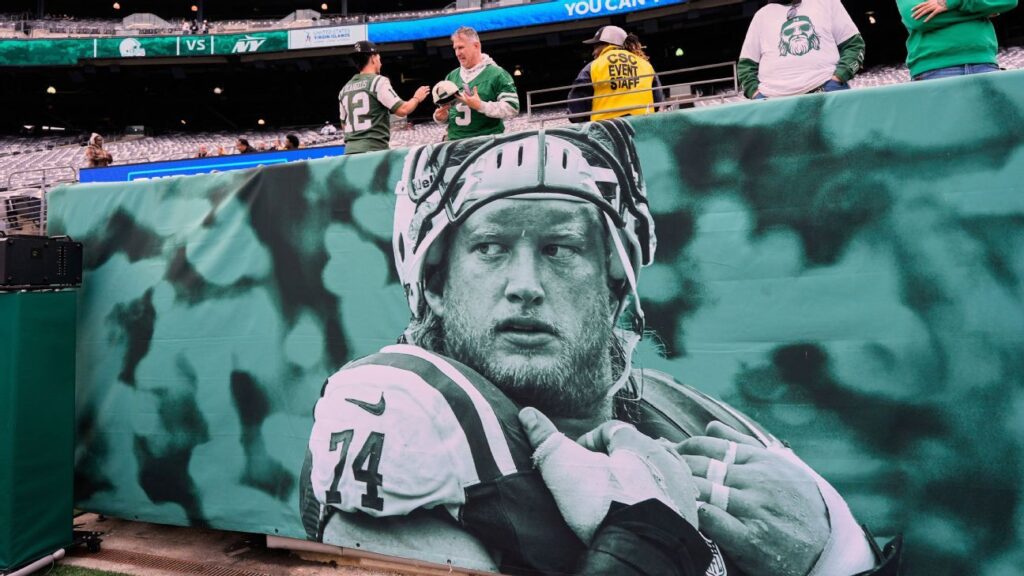 Jets honor late Nick Mangold with on-field tribute earlier than recreation Jets honor late Nick Mangold with on-field tribute before game