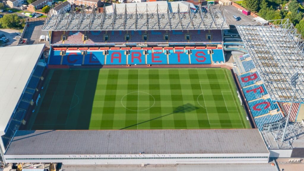 Lineups and teams in Premier League