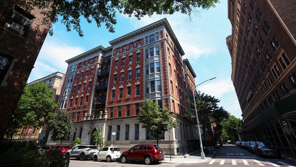 NYC hire freeze proposal attracts professional warnings about market harm NYC rent freeze proposal draws expert warnings about market damage