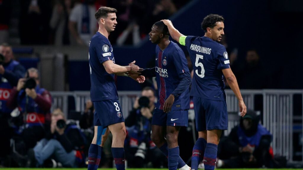 PSG’s Achraf Hakimi exits in tears after wild Luis Díaz sort out PSG's Achraf Hakimi exits in tears after wild Luis Díaz tackle