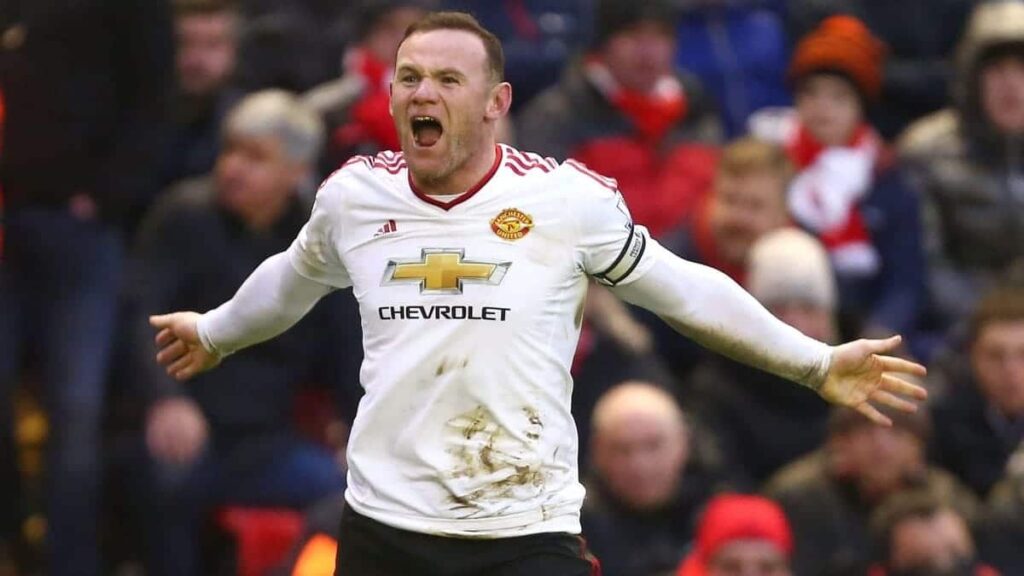 Rooney sympathises with Liverpool after disallowed goal in Man City loss