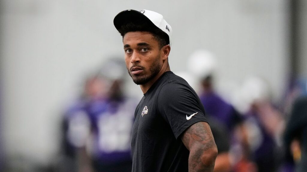 Source: Eagles' Jaire Alexander, 28, stepping away from NFL
