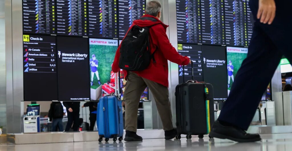 Hundreds of flights in peril of cancellation as FAA publicizes main cuts Thousands of flights in danger of cancellation as FAA announces major cuts