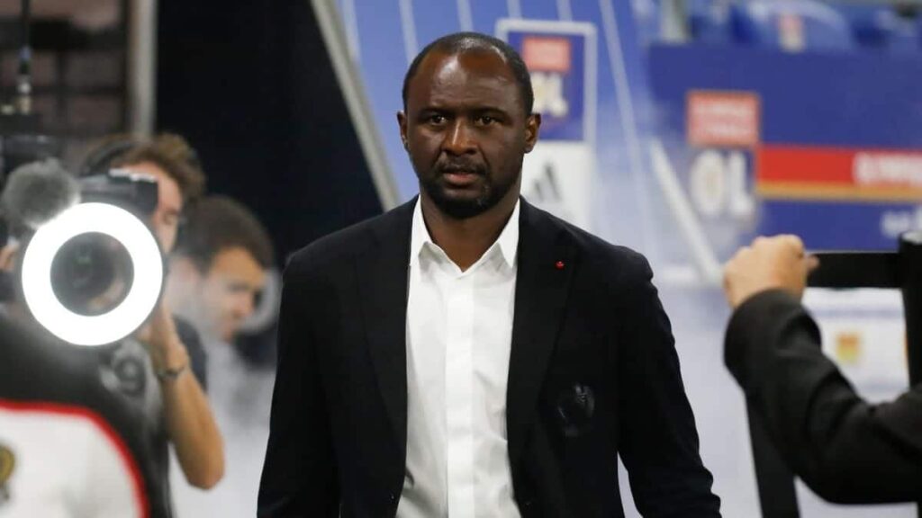 Vieira leaves Genoa after tough start in Serie A