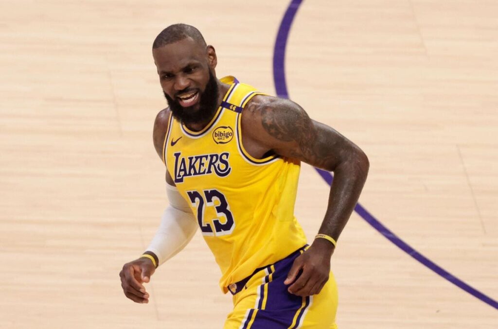 LeBron James sits out of Lakers win over Pelicans
