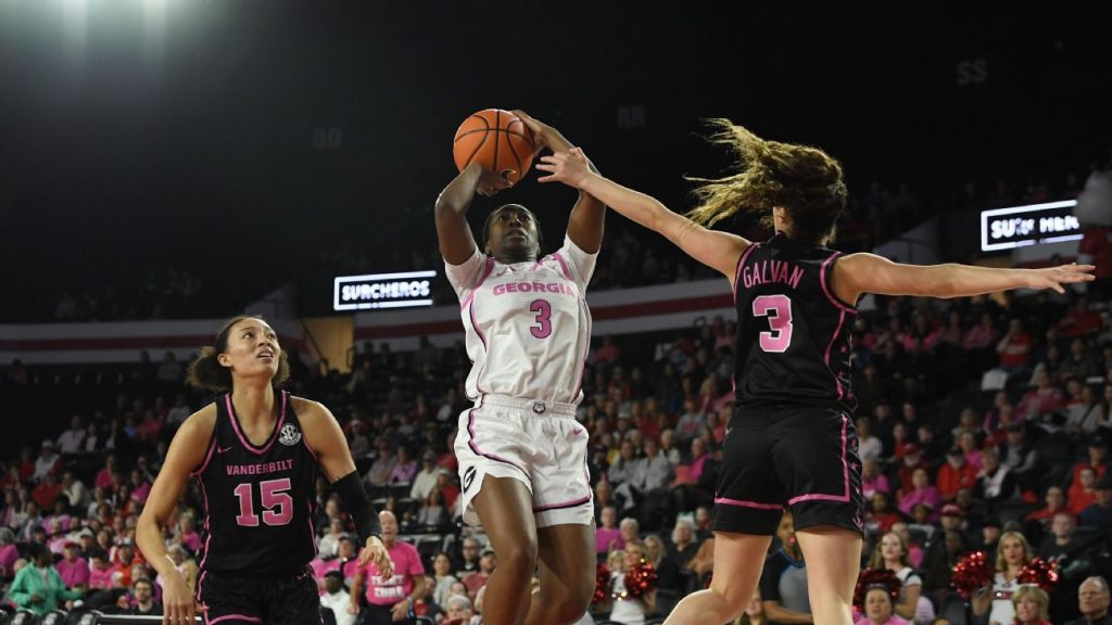 Dani Carnegie drops 29 as Georgia upsets No. 5 Vanderbilt