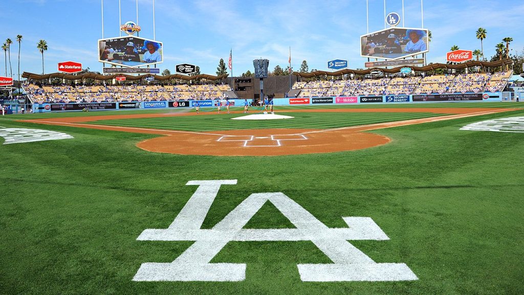 Padres' Manny Machado says Dodgers' spending 'great for the game'