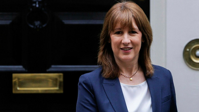 UK Debt Sales Set for First Fall in Four Years: A Fiscal Turning Point? UK government debt sales set to fall for first time in four years