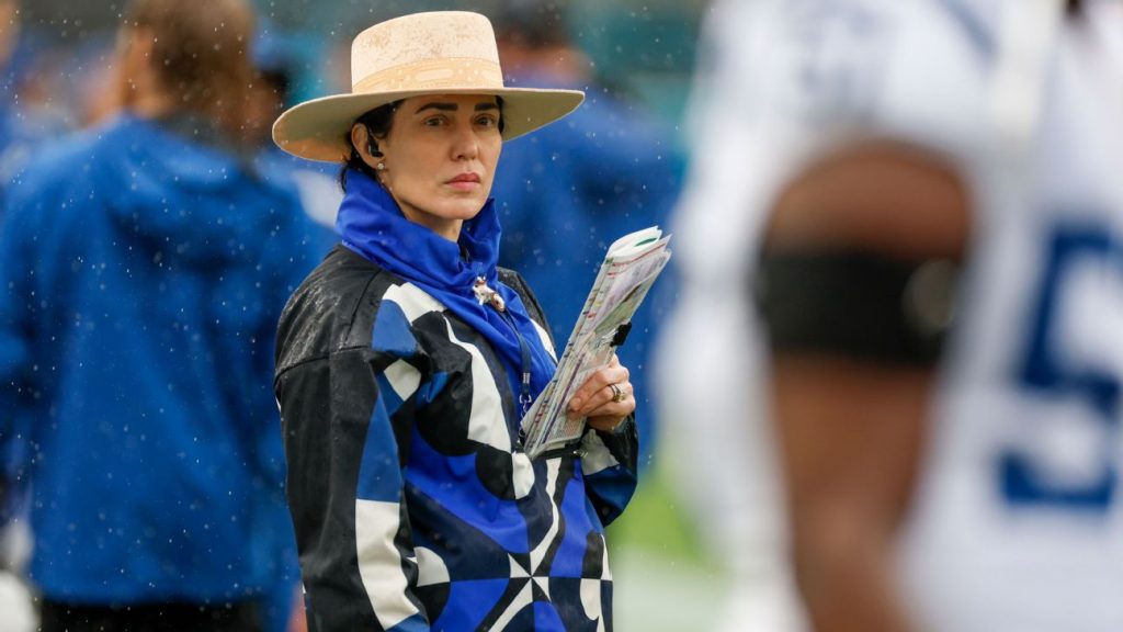 Colts’ Carlie Irsay-Gordon: Private Equity Is Knocking, But She’s Not Answering (Yet) Colts' Carlie Irsay-Gordon open to private equity help, but not now