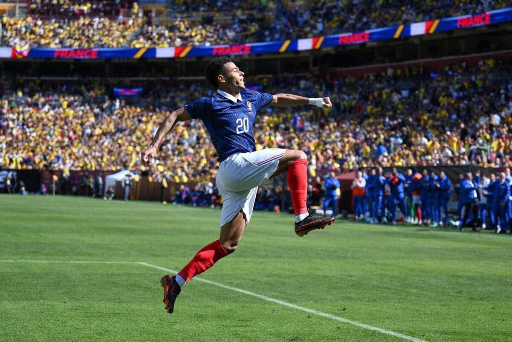 Doue double secures easy Les Bleus win