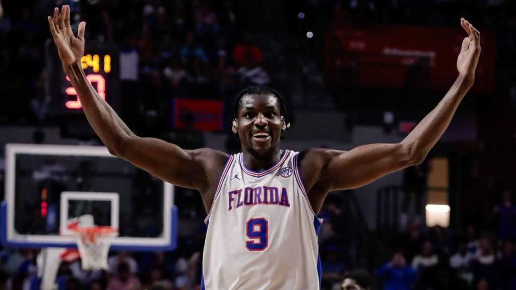 Florida blows out Arkansas, clinches share of SEC title
