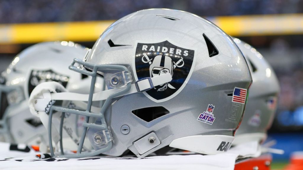 Former Raiders center Barret Robbins dies at age 52