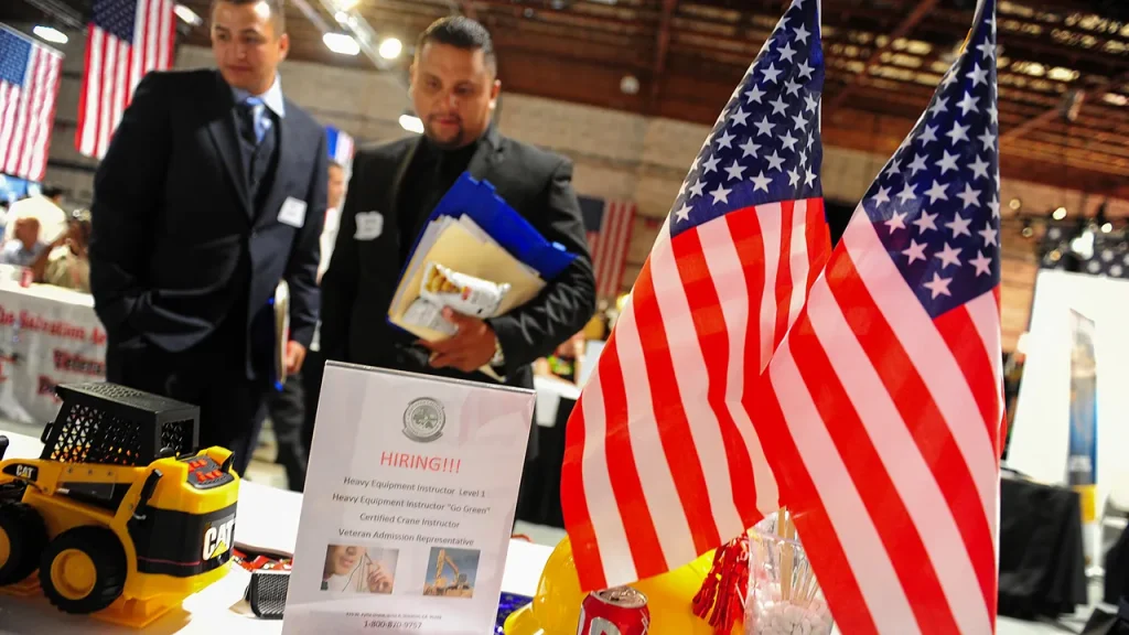 Gallup finds more US workers struggling than thriving for first time